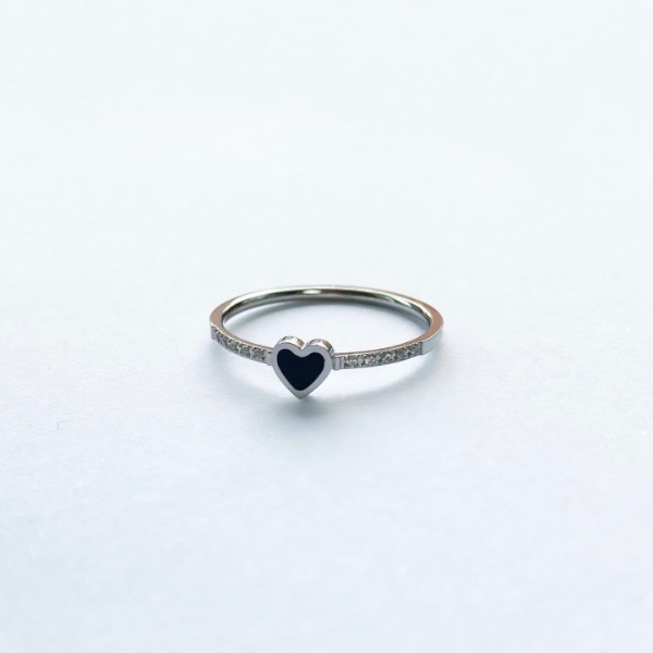 Black Mini heart Cubic Ring