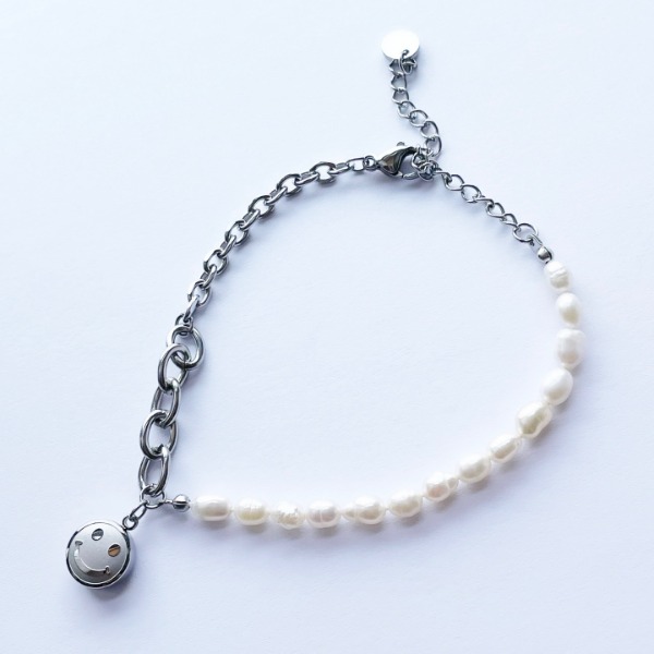 fresh water Pearl Smile bracelet
