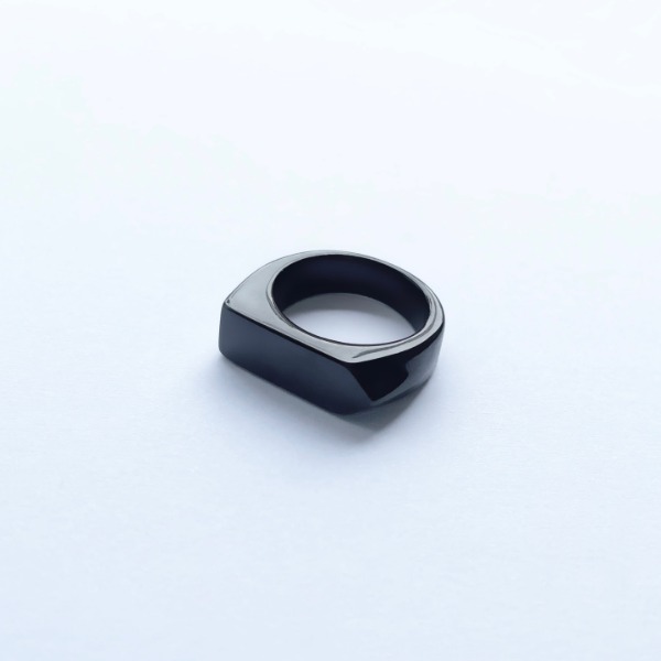 Black unbalance Bar Ring
