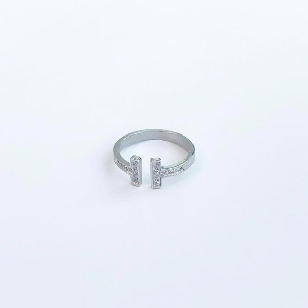 Cubic T - ring