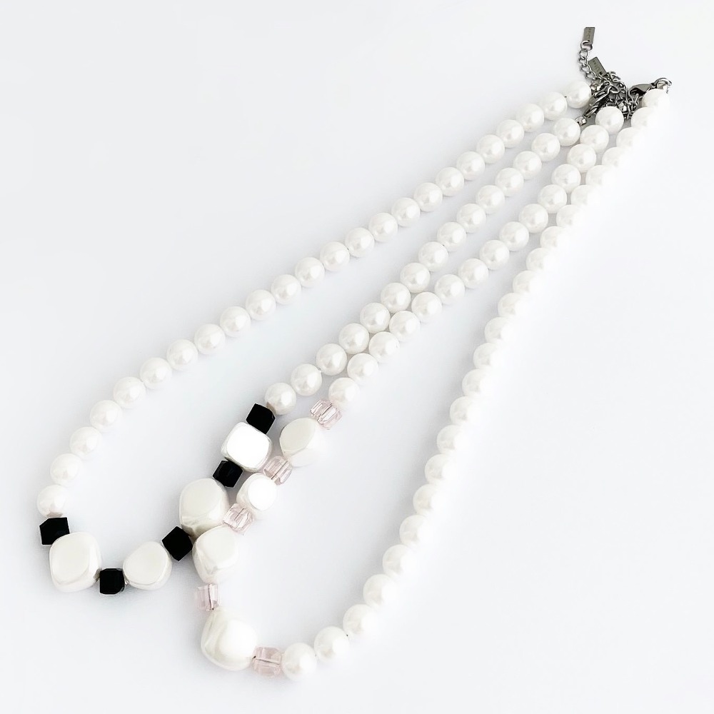 Hack Pearl Highlighted Color Necklace