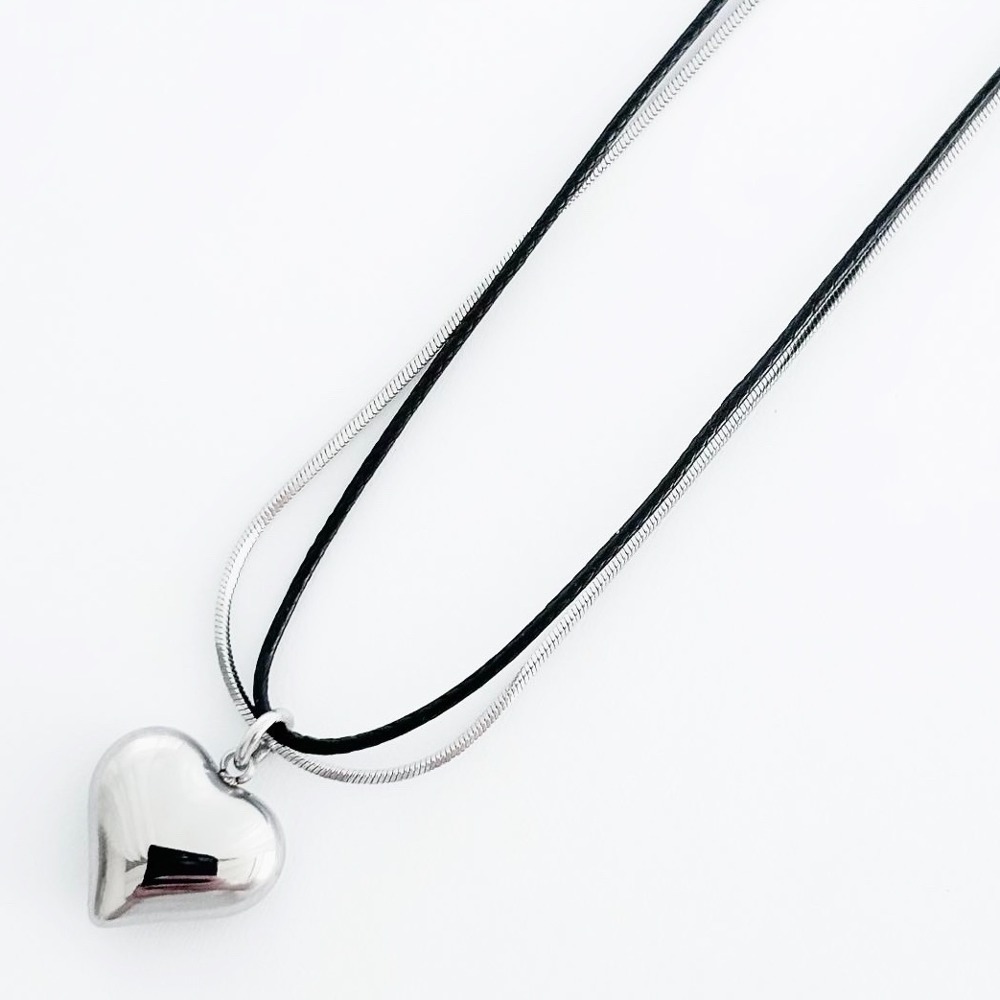 Black String Heart Necklace