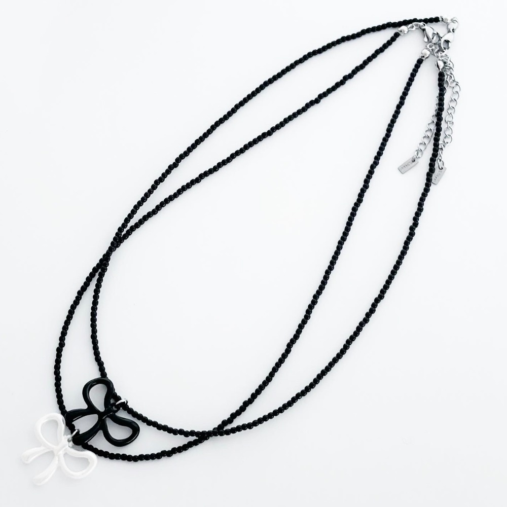 Princess Bly&#039;s pearl ribbon necklace