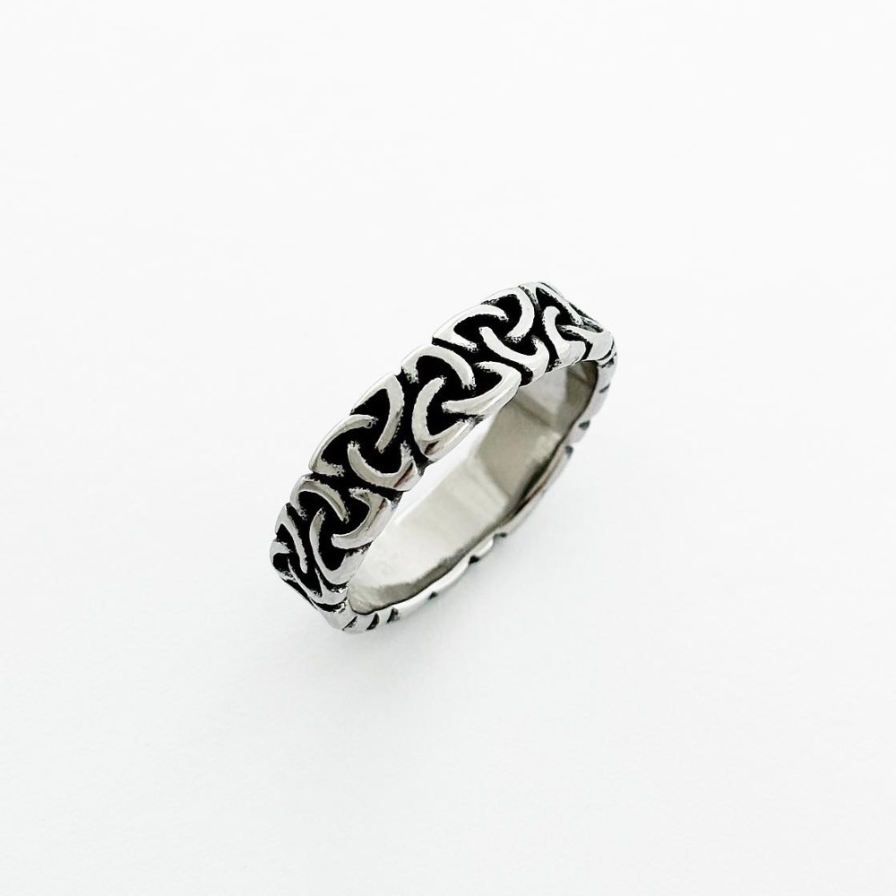 Windmill Patterned Ring